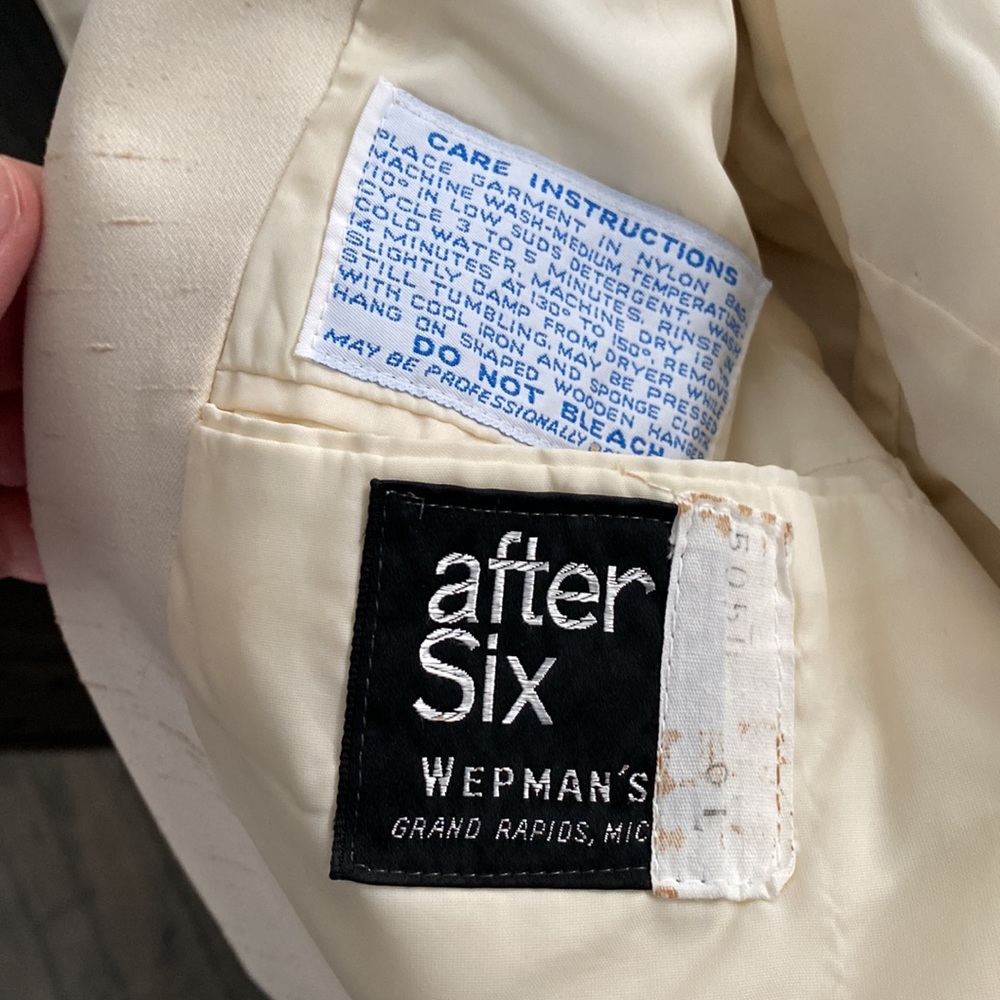 Dumb and Dumber suit. Size 30 waist 40 coat. - Picture 13 of 14